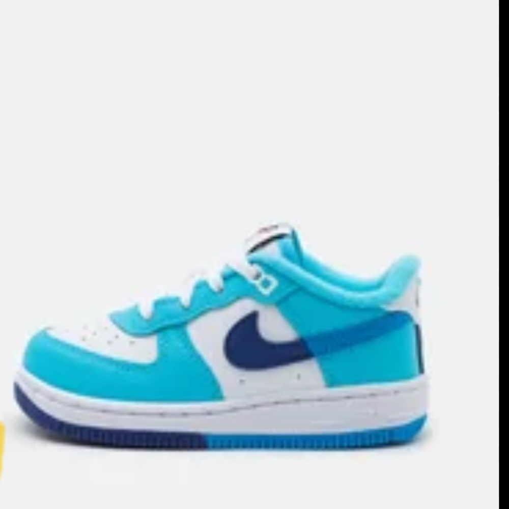 Kids Nike shoes wore one time. Look New